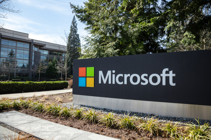 Microsoft lança cursos gratuitos para capacitar 100 mil mulheres 